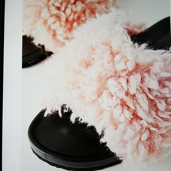 Host pick! Cleeearance ❤️💕❤️Super fluffy furry  Shearling slide - Picture 3 of 8